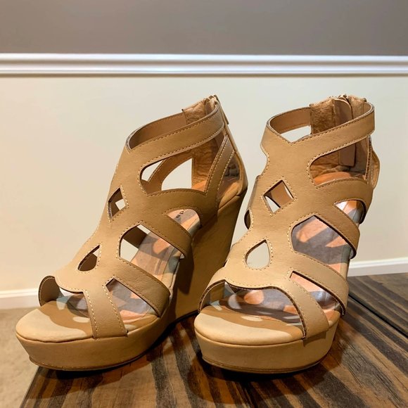 Top Moda Nude Wedges - Picture 1 of 5